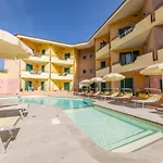 Spacious Near & Pool