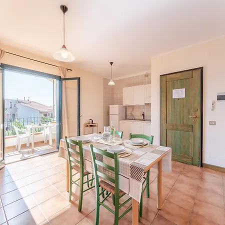 Spacious Near & Pool Appartement