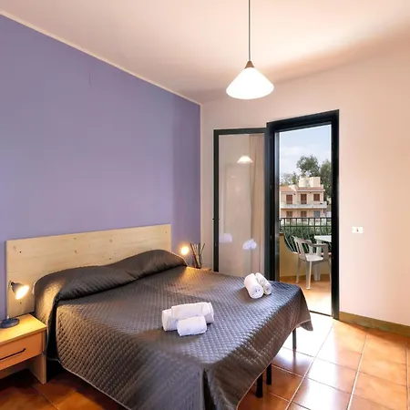 Spacious Near & Pool *