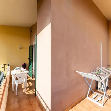 Spacious Near & Pool *