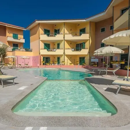 Spacious Near & Pool Διαμέρισμα *