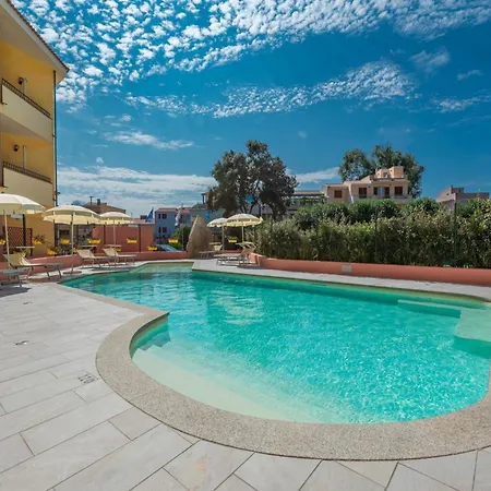 Apartment Spacious Near & Pool *